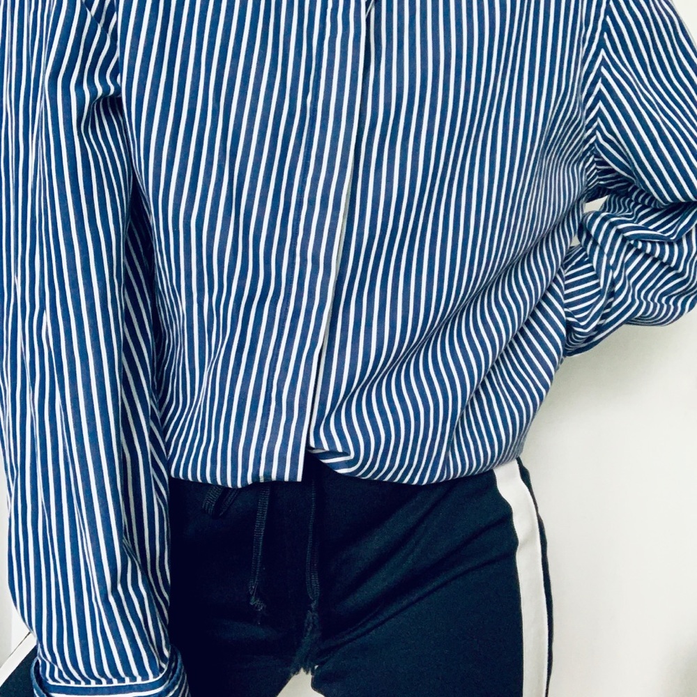 Button down - Picture 2 of 6